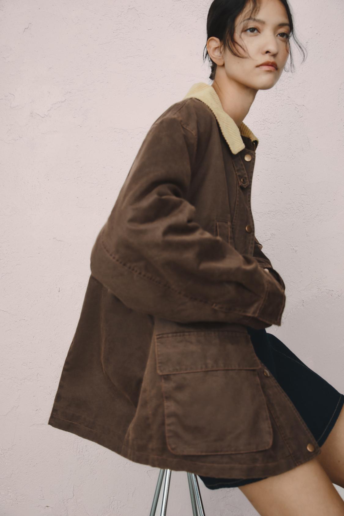 CONTRAST COLLAR JACKET