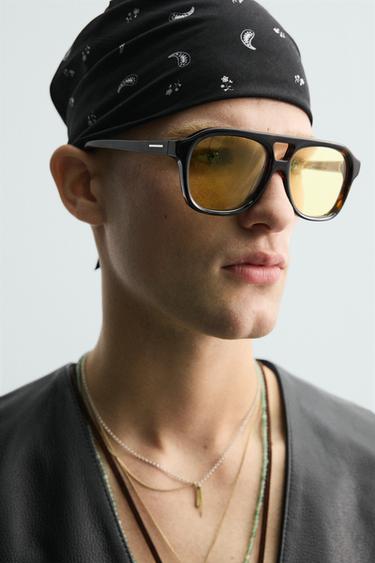 GILET EN CUIR COUTURES CONTRASTANTES - Noir de Zara - Image 4