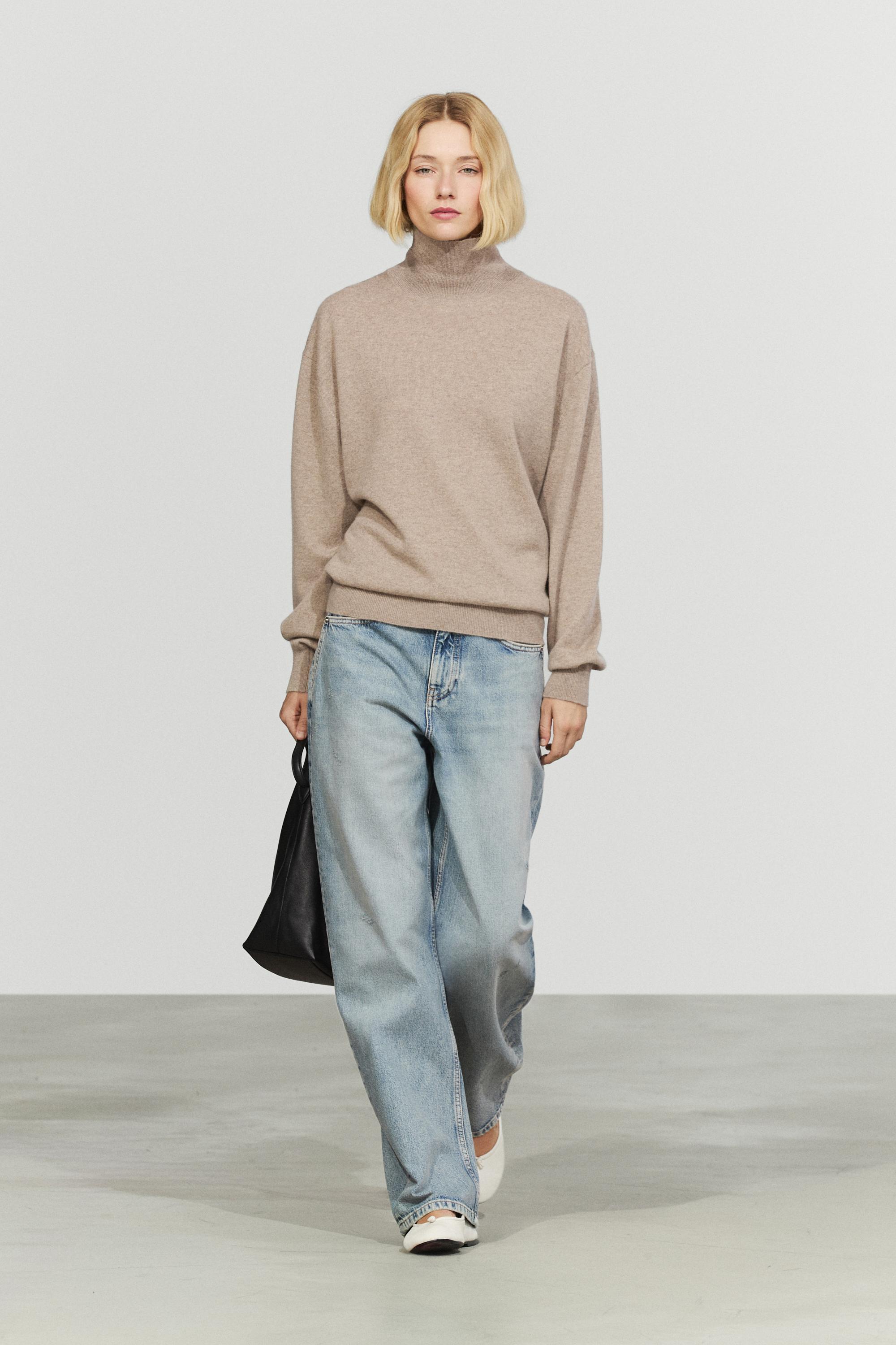 100% cashmere high neck knit sweater — Beige