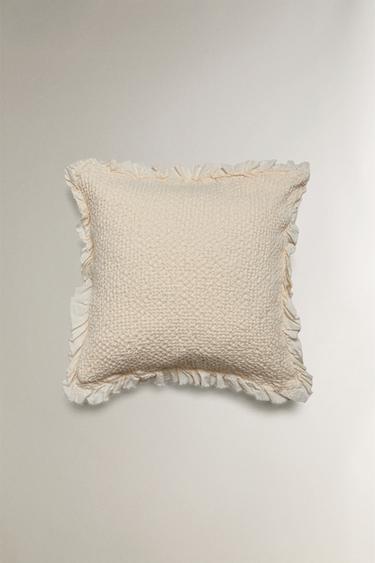 KIDS’ MINI WAFFLE TEXTURE CUSHION COVER WITH RUFFLE TRIM - Ecru by Zara