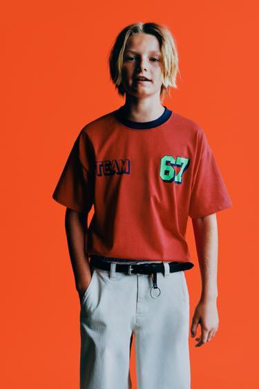 CAMISETA ESTAMPADA TEAM SIX SEVEN - Rojo de Zara