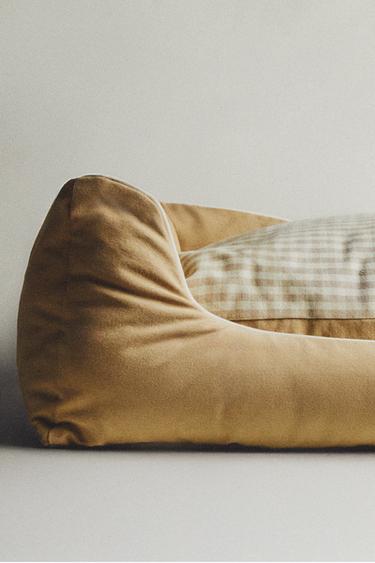 GINGHAM PET BED WITH CUSHION - Beige by Zara