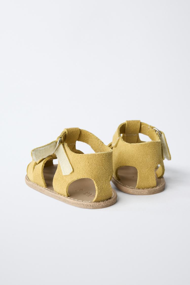Sandalias de cuero con tiras cruzadas 4