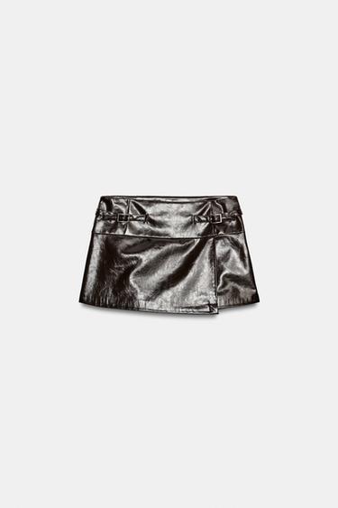 FALDA MINI EFECTO PIEL - Marrón oscuro de Zara