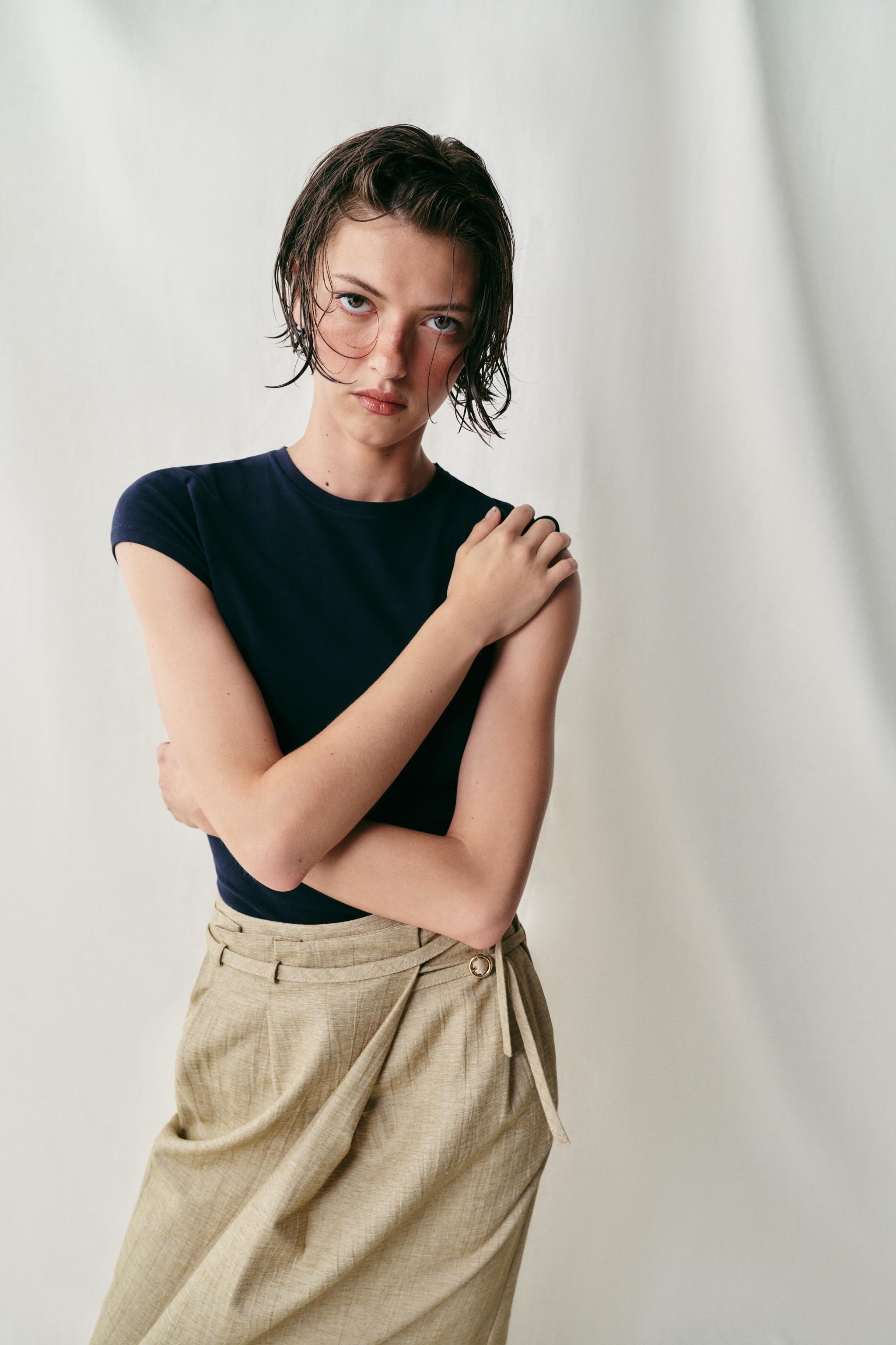 SLIM FIT SHORT SLEEVE T-SHIRT — Navy blue