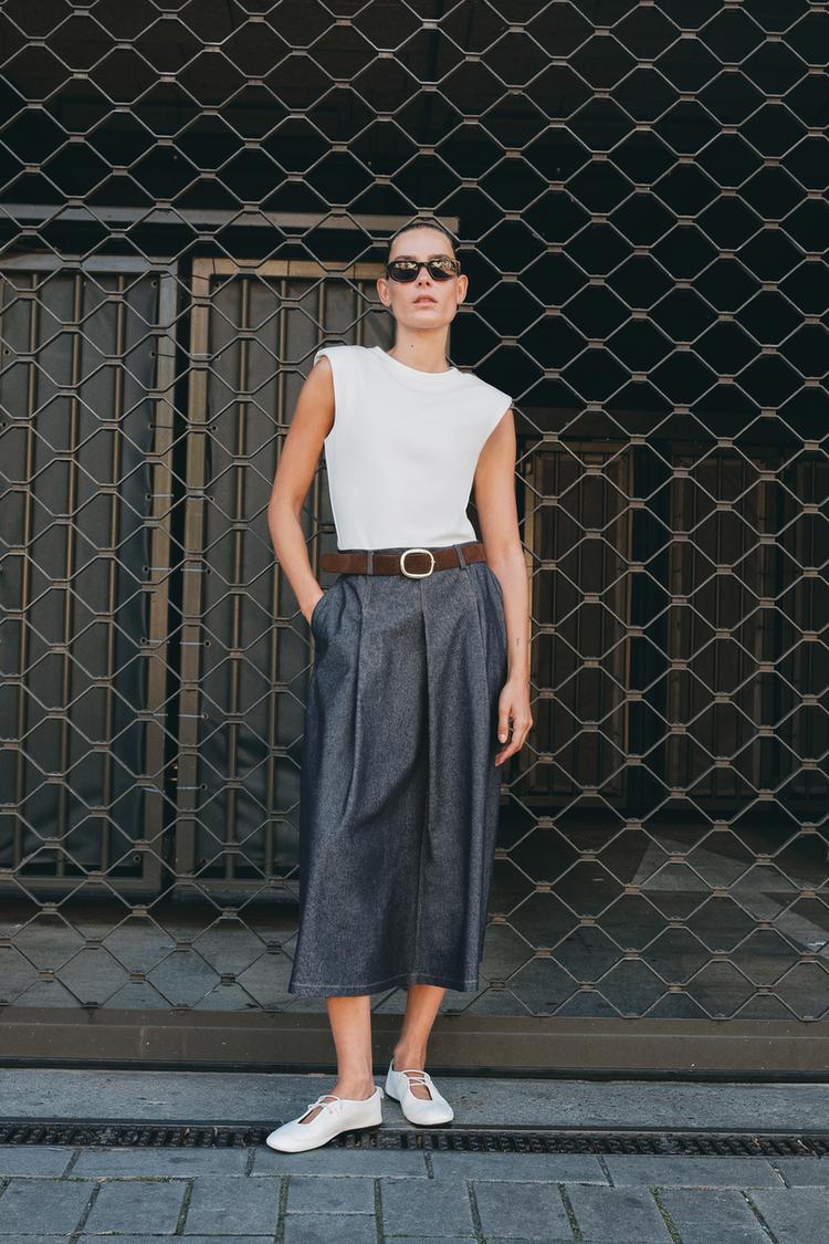 CONTRAST DRESS WITH BELT