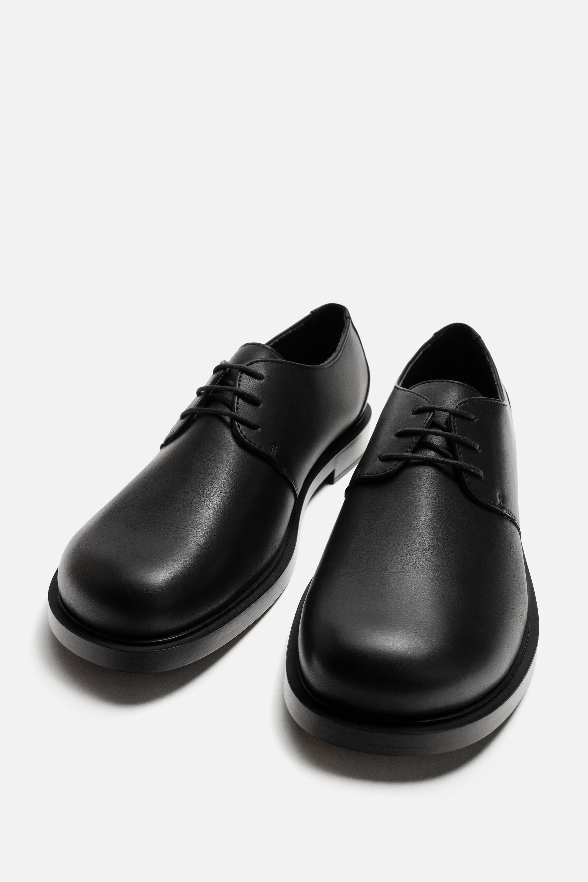 CHAUSSURES HABILLÉES
