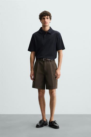 BERMUDA REGULAR FIT COM PREGAS - Marrom da Zara - Imagem 0