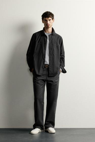 CAMISA REGULAR FIT BOLSILLOS - Negro de Zara
