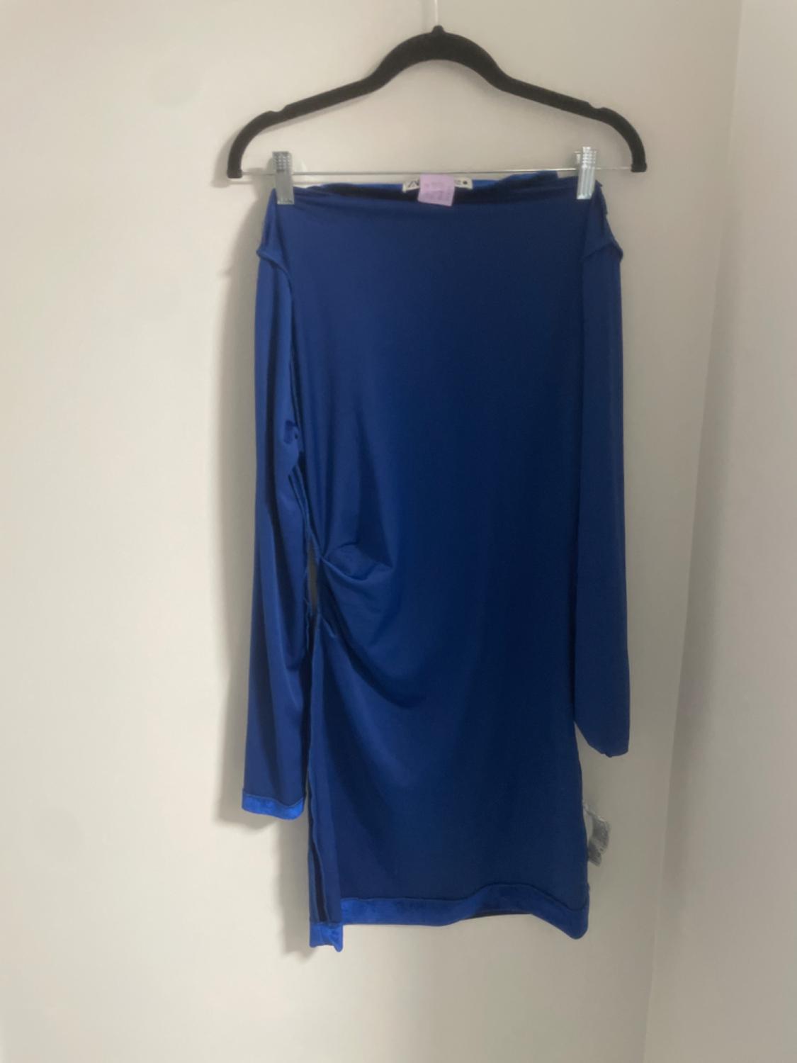 VESTIDO TERCIOPELO ASIMÉTRICO - Image 3