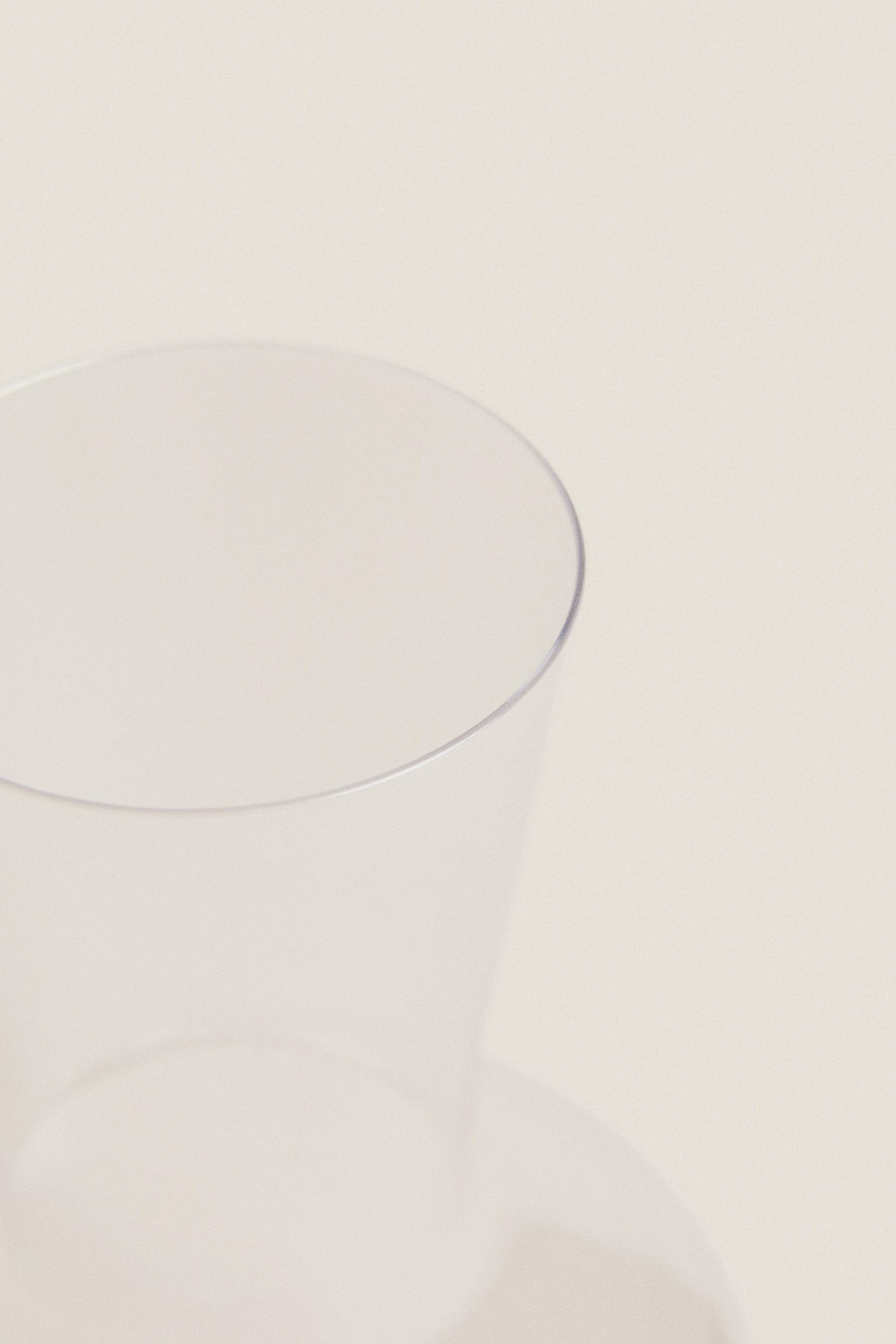 GLASS DECANTER