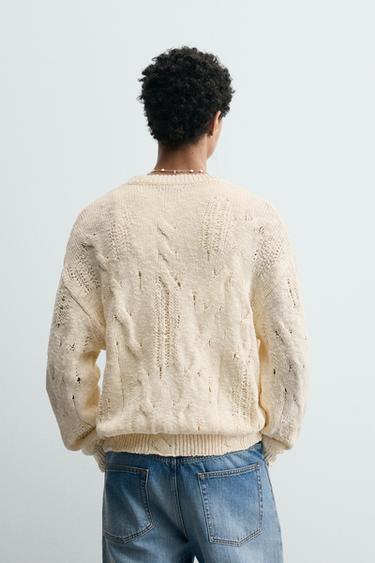 PULL DÉSAIGUILLÉ À TORSADES - Blanc cassé de Zara - Image 2