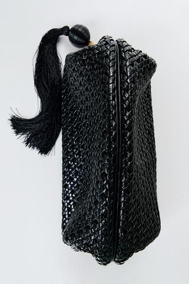 BOLSO SOBRE TRENZADO - Negro de Zara