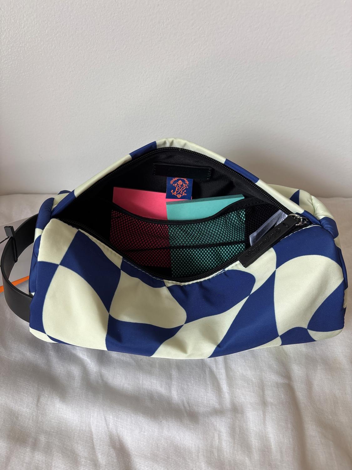 @THESPANISHKING_ TOILETRY BAG - Image 6