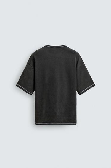 T-SHIRT EN MAILLE DÉLAVÉE CONTRASTÉE - Noir de Zara - Image 7