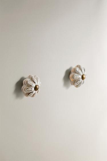 LOT DE BOUTONS MEUBLE CÉRAMIQUE FLEUR (LOT DE 2) - Doré de Zara - Image 1