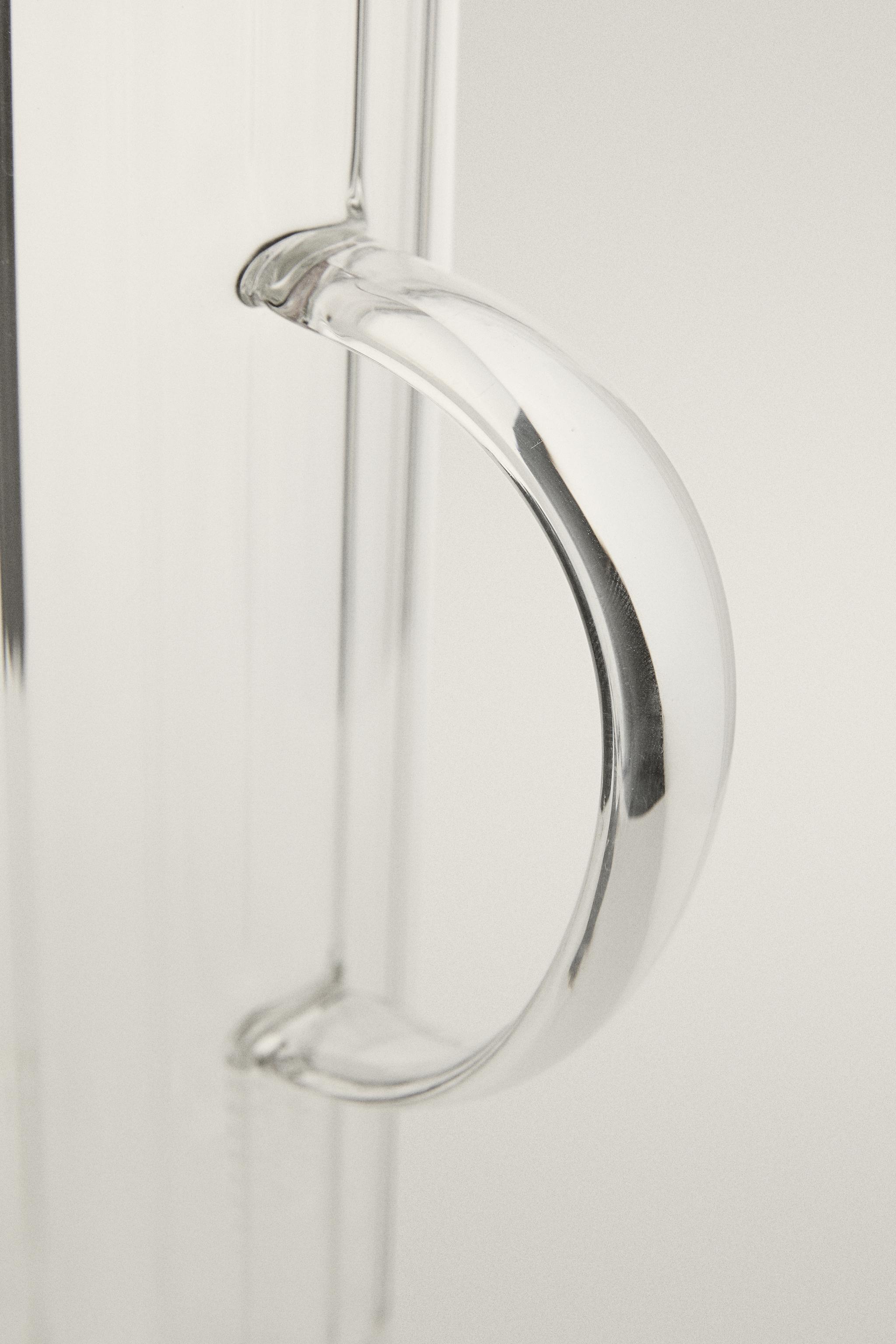 BOROSILICATE GLASS HOLLY PITCHER