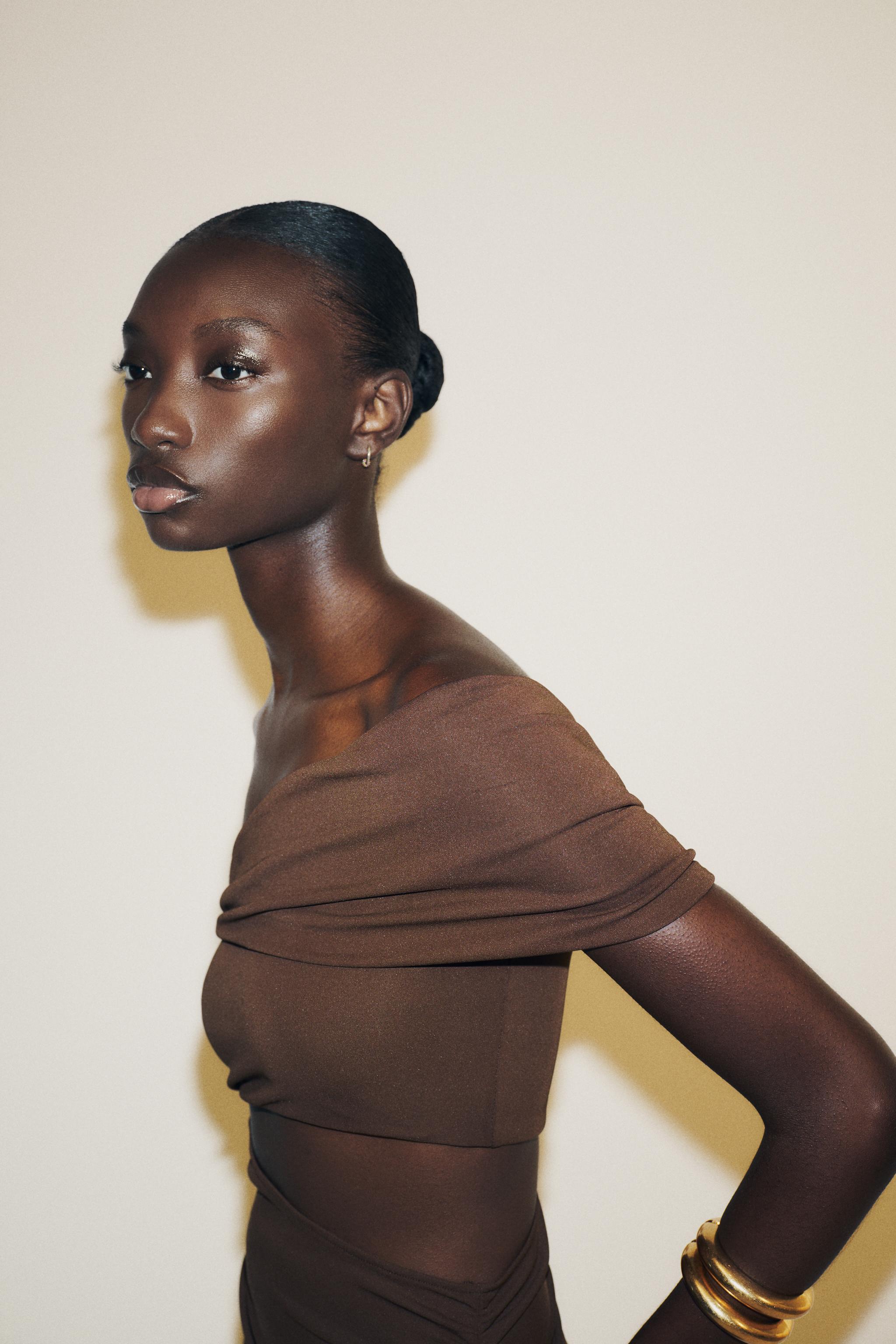 ZARA アシンメトリーカットアウトロングワンピース 5039/825 ASYMMETRIC CUT OUT MAXI DRESS - Chocolate | ZARA United States