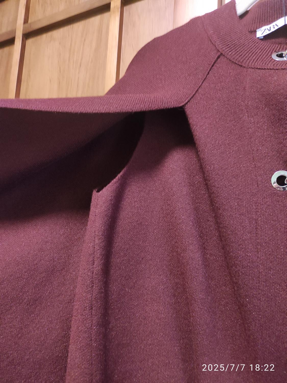 KNITTED CAPE COAT - Image 5
