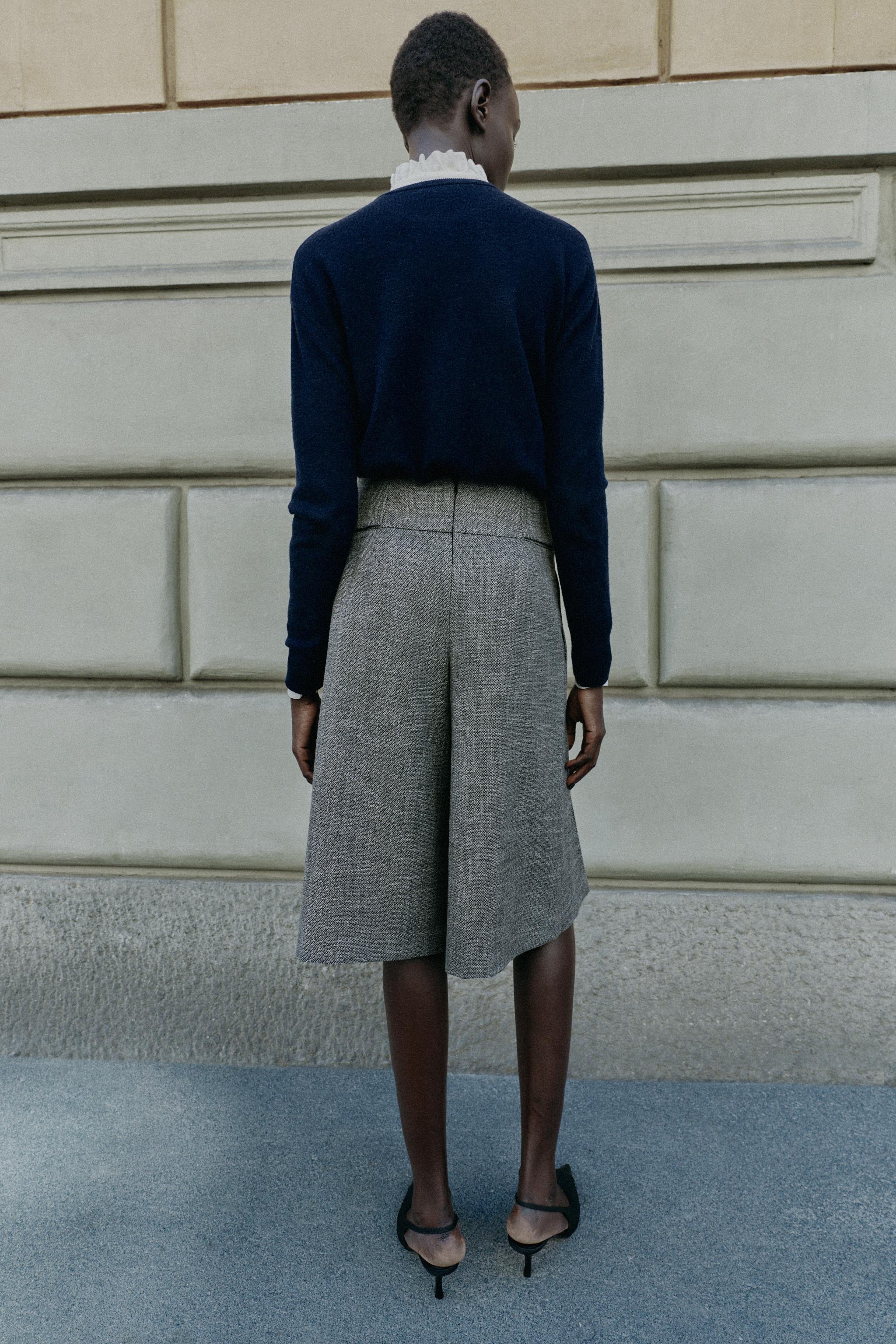 LONG PEARL-BUTTON BERMUDA SHORTS