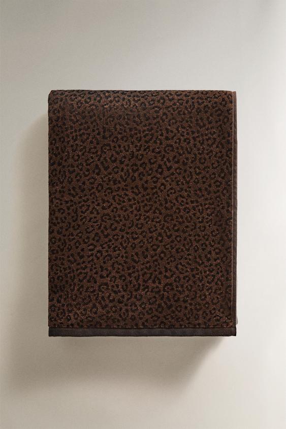 SERVIETTE DE PLAGE VELOUR IMPRIMÉ ANIMAL - Chocolat de Zara - Image 4