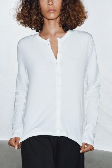 T-SHIRT AUS 100 % BAUMWOLLE MIT KNÖPFEN - Weiß von Zara