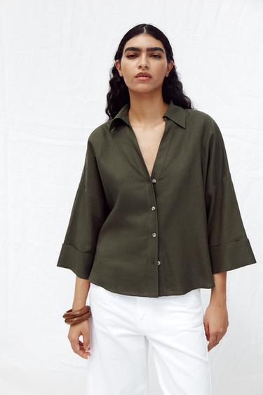 قميص بأكمام قصيرة من الكتان - كاكي داكن الخاص بـ Zara