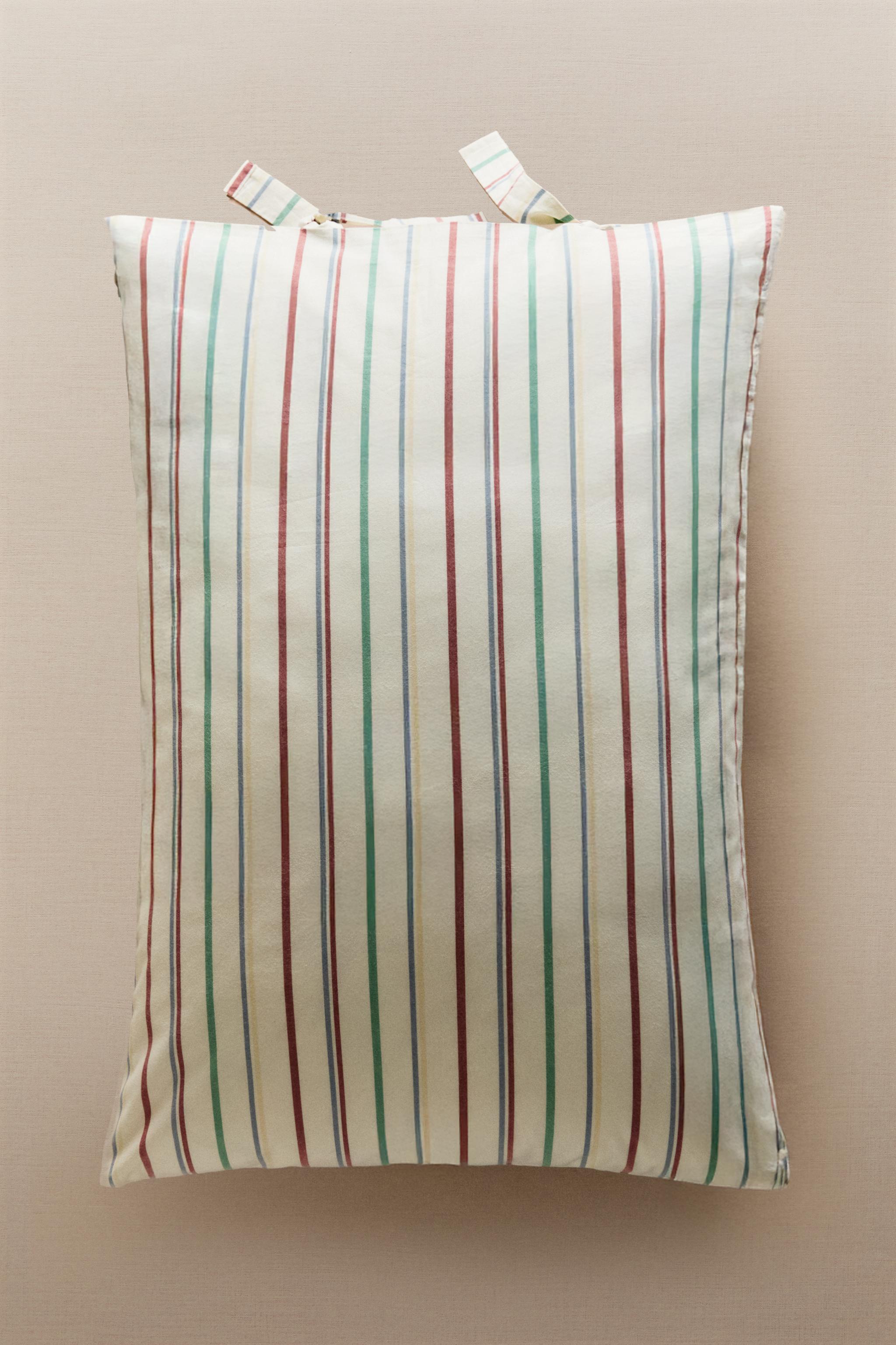 KIDS' MULTICOLOR STRIPED PILLOWCASE