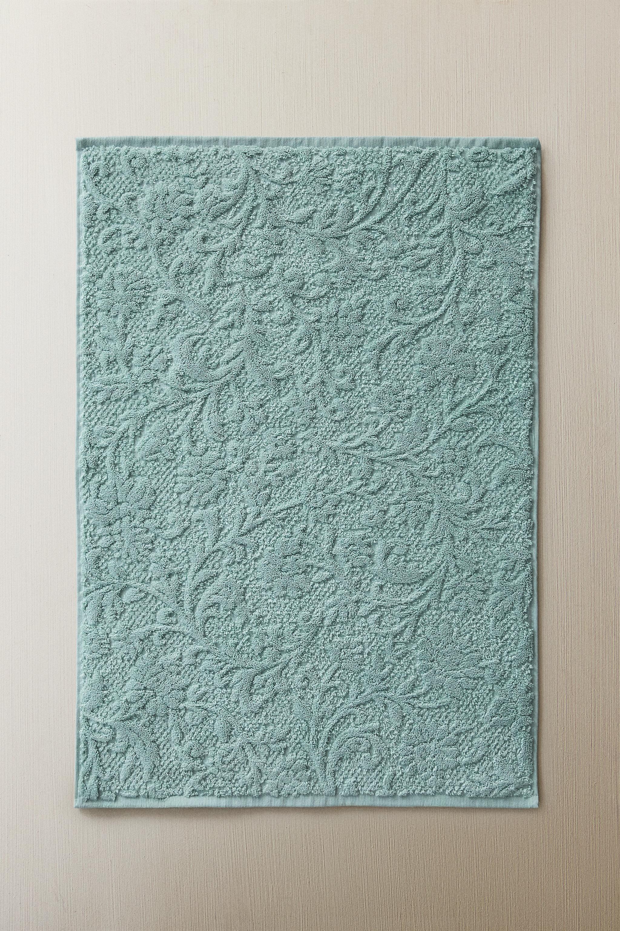 FLORAL JACQUARD BATH MAT — Sea green