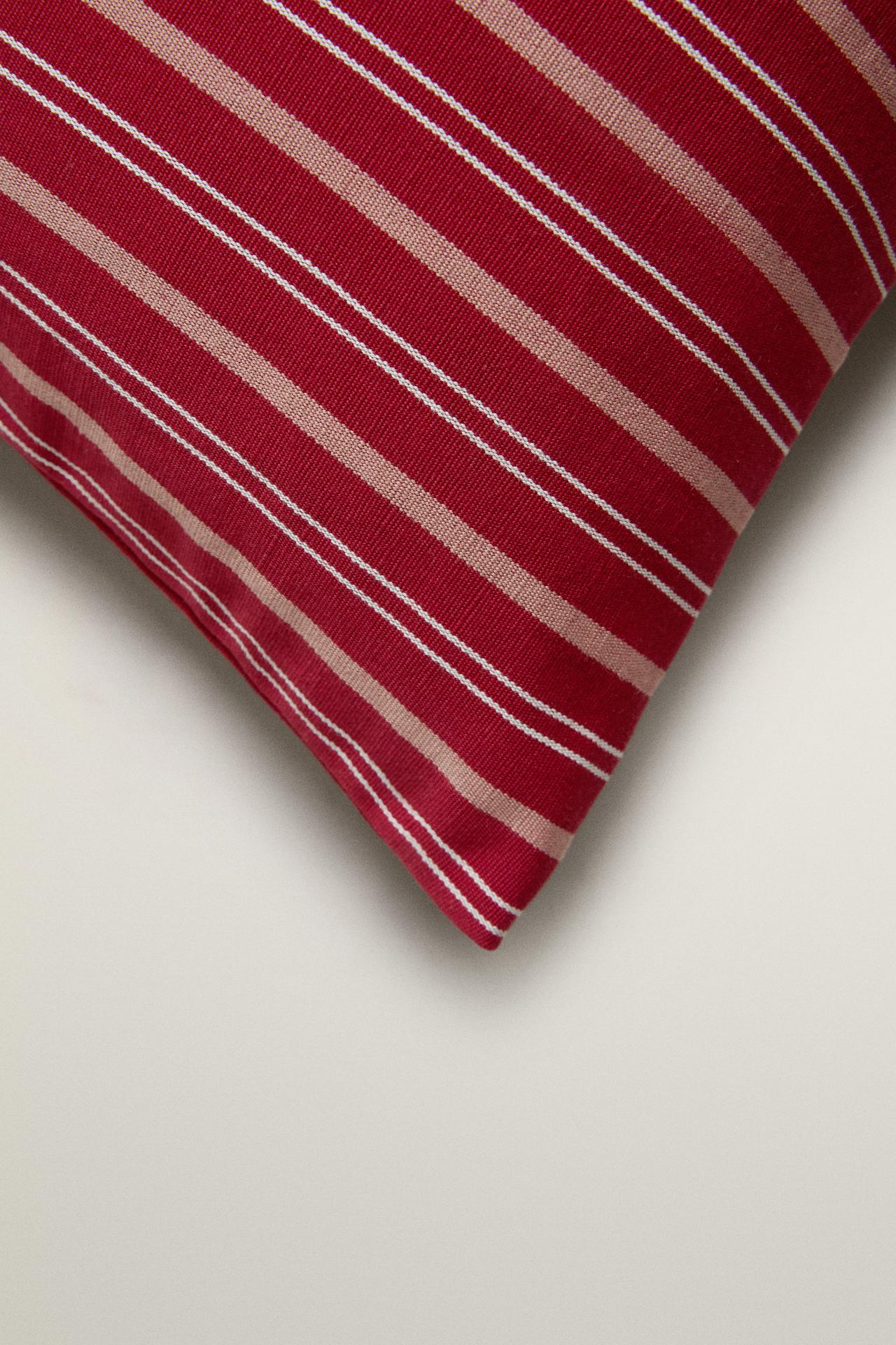 STRIPED THROW PILLOW COVER — Dark pink