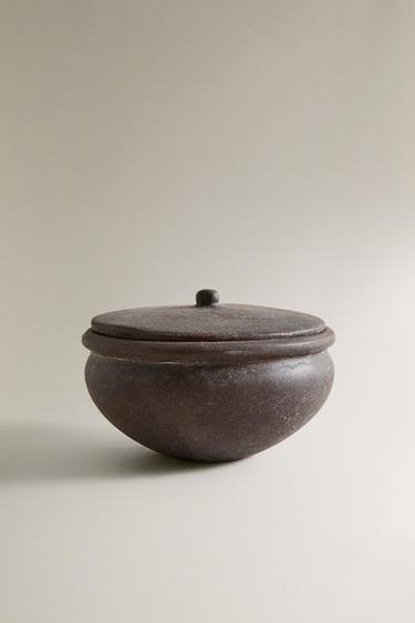 (220 غ) شمعة عطرية LEATHER AMBER - أسود الخاص بـ Zara