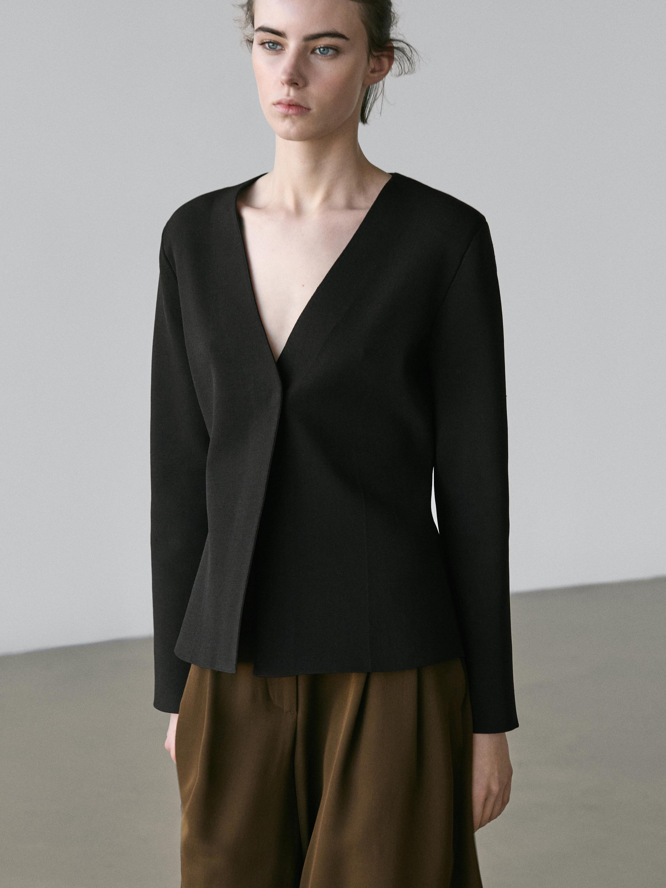 Knit V-neck blazer with fastening detail