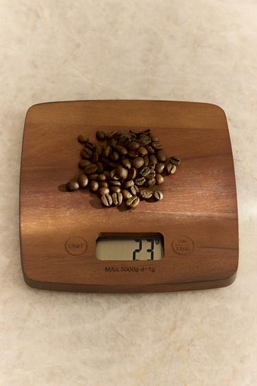 BALANCE DE CUISINE EN BOIS - Beige clair de Zara - Image 6