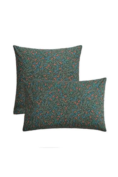 KIDS' PAISLEY CHRISTMAS COTTON PILLOWCASE (300 THREAD COUNT) - أخضر داكن الخاص بـ Zara