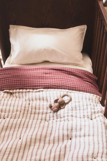 KIDS REVERSIBLE CHECK AND STRIPE QUILT — Brown 1