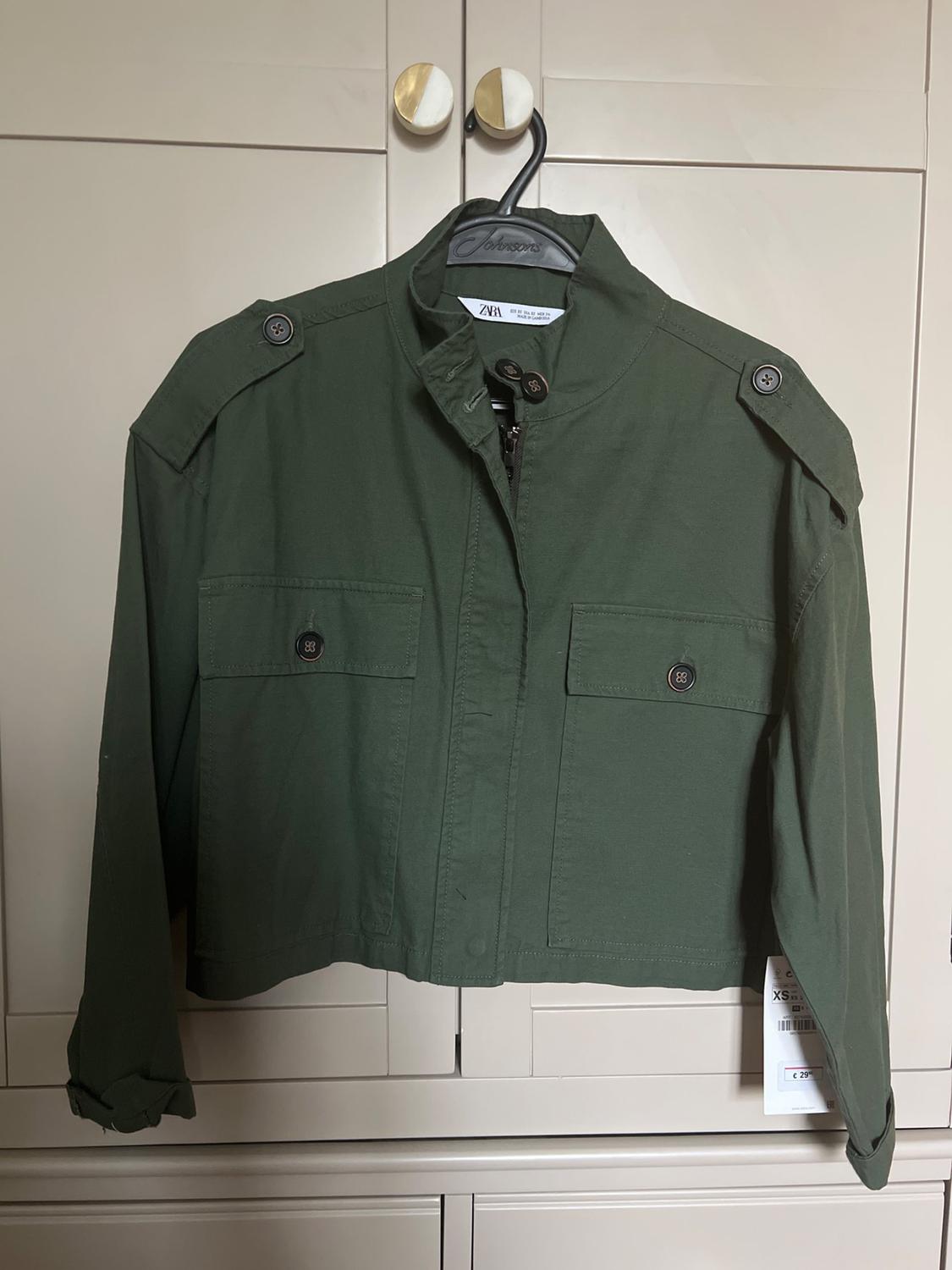 CROPPED JACKET WITH POCKETS