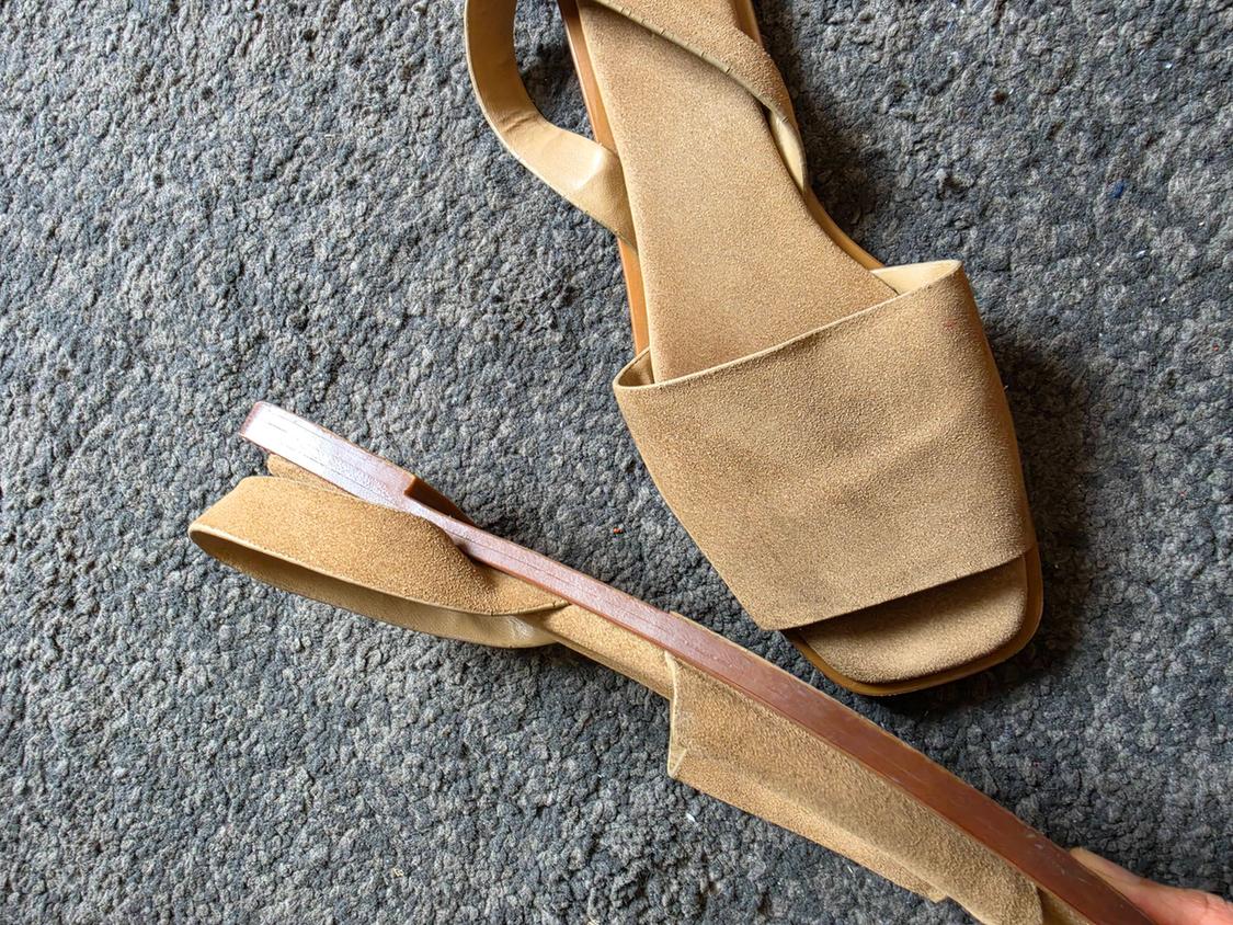 FLAT LEATHER SLIDER SANDALS WITH HEEL STRAP - Image 6