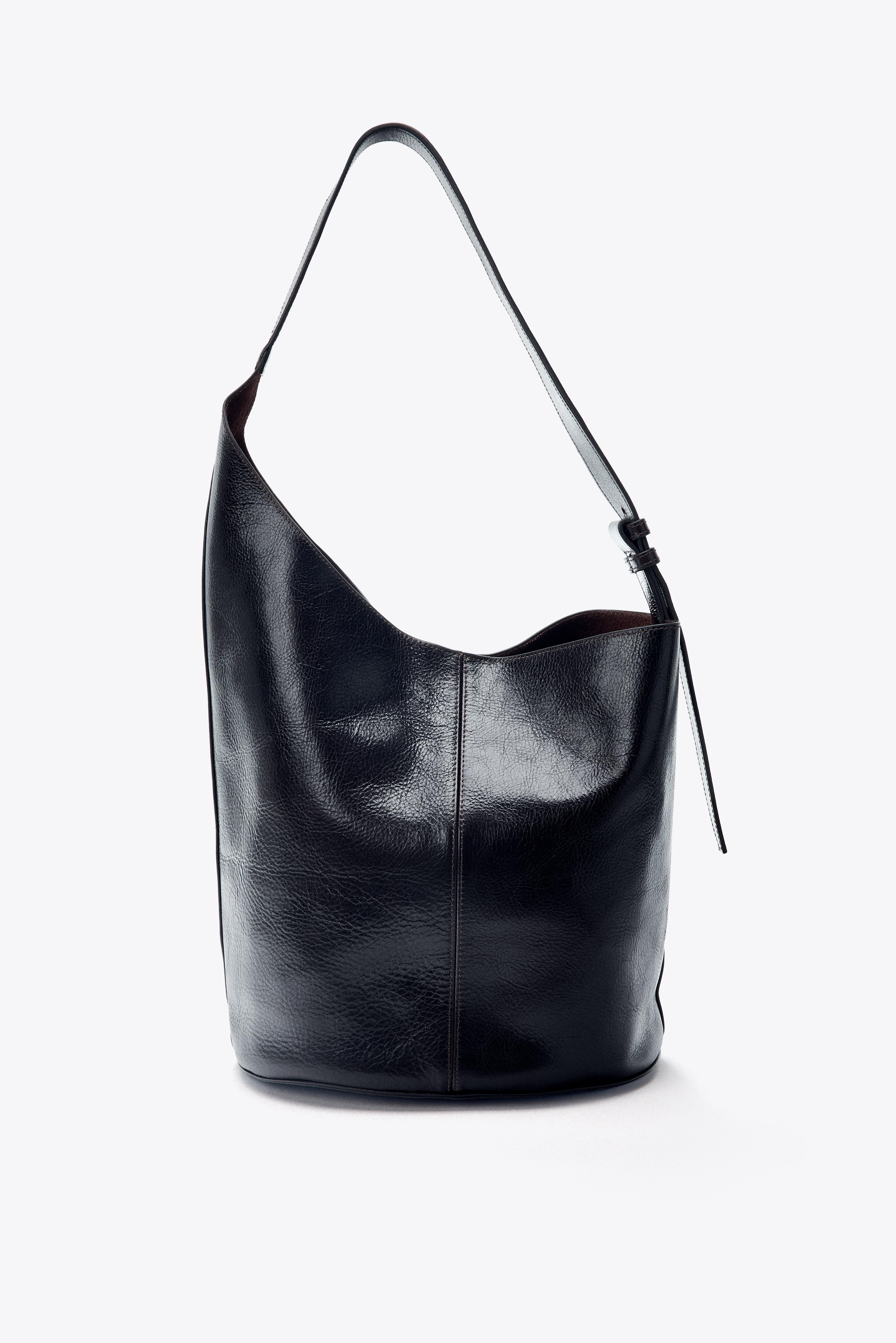 スペイン発送 ZARA アイレットショルダーバッグ 上品カジュアル スペイン発送 ZARA アイレットショルダーバッグ 上品カジュアル