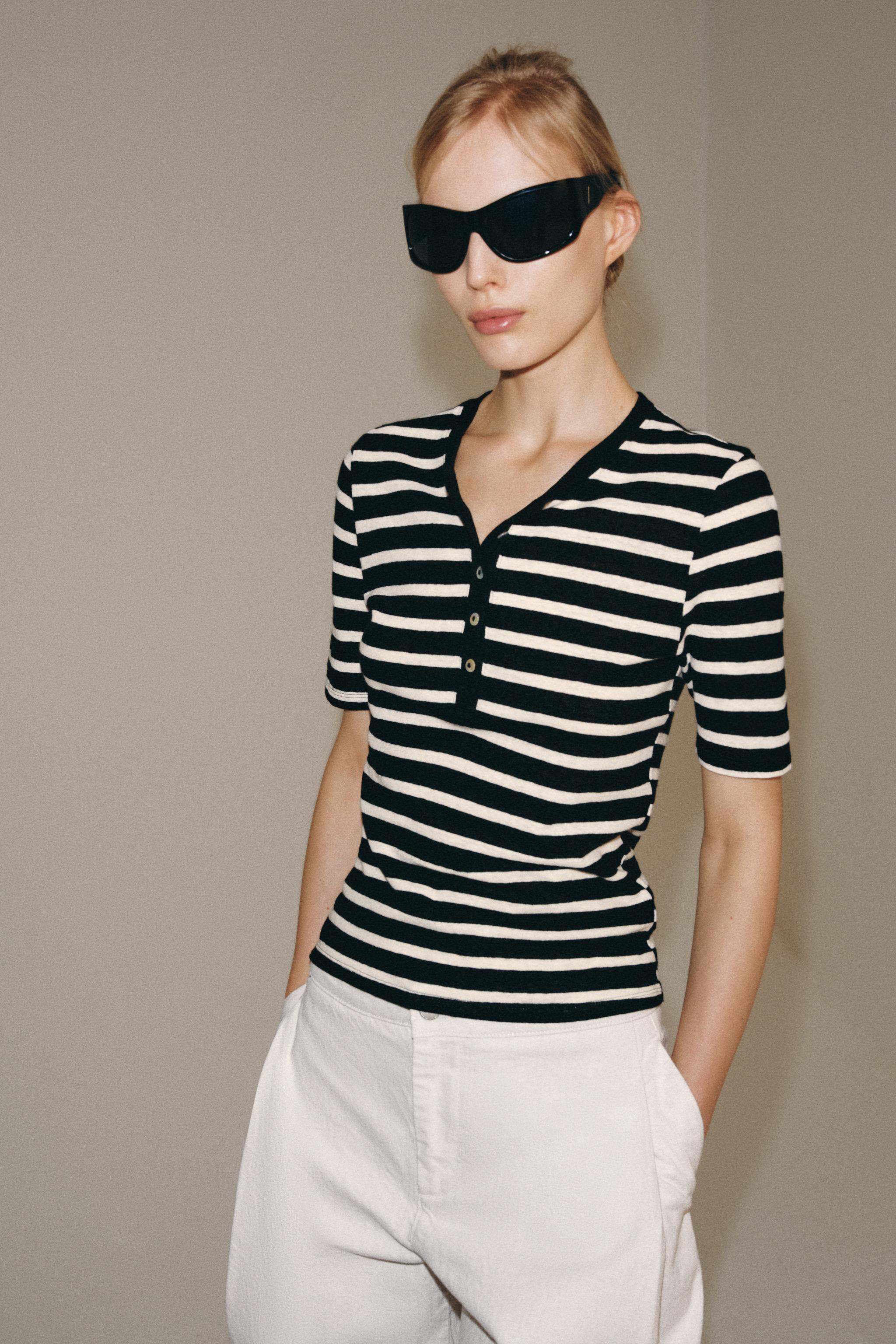 Женские футболки Zara LINEN BUTTON T-SHIRT — фото 2