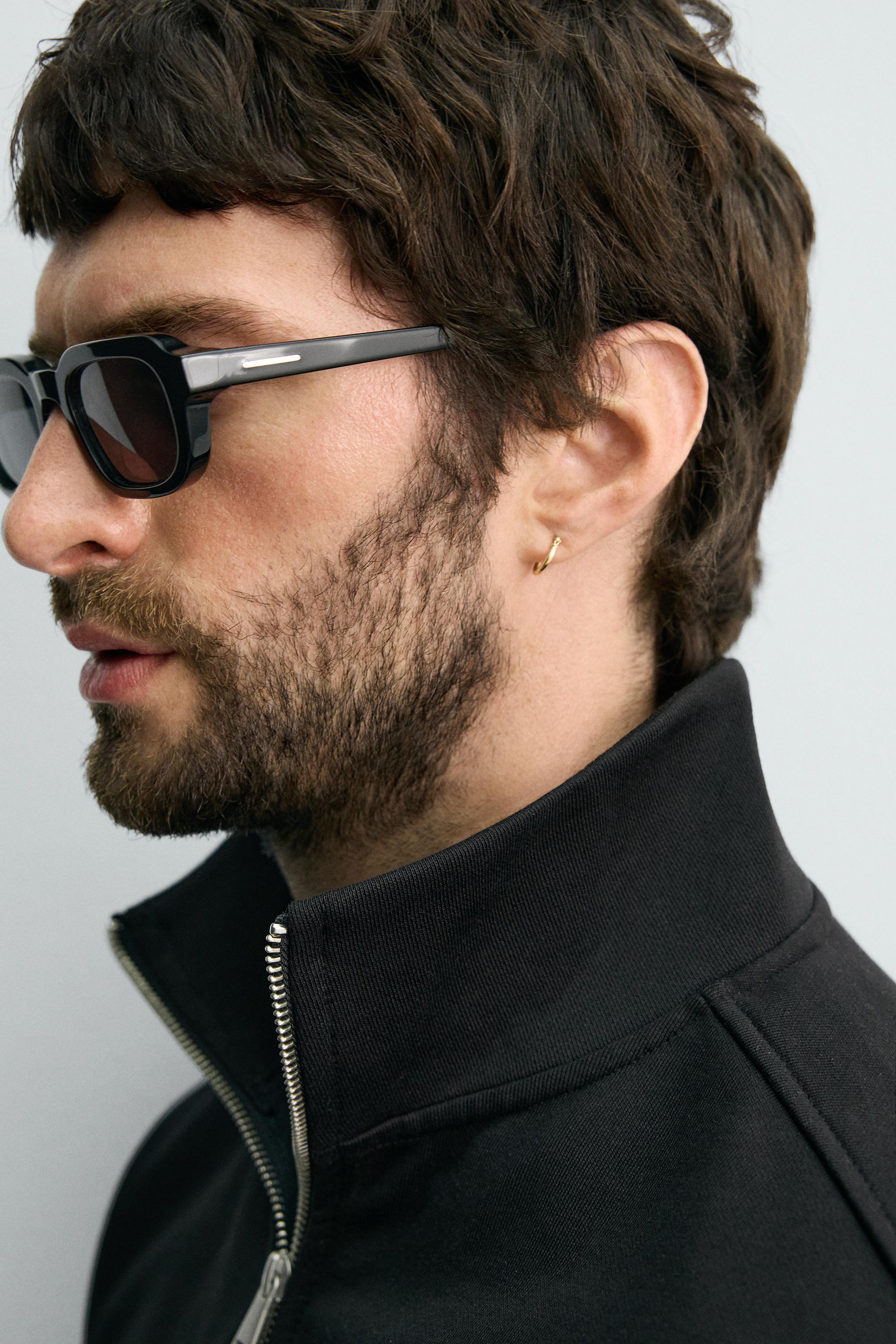 BASIC QUARTER-ZIP SWEATSHIRT