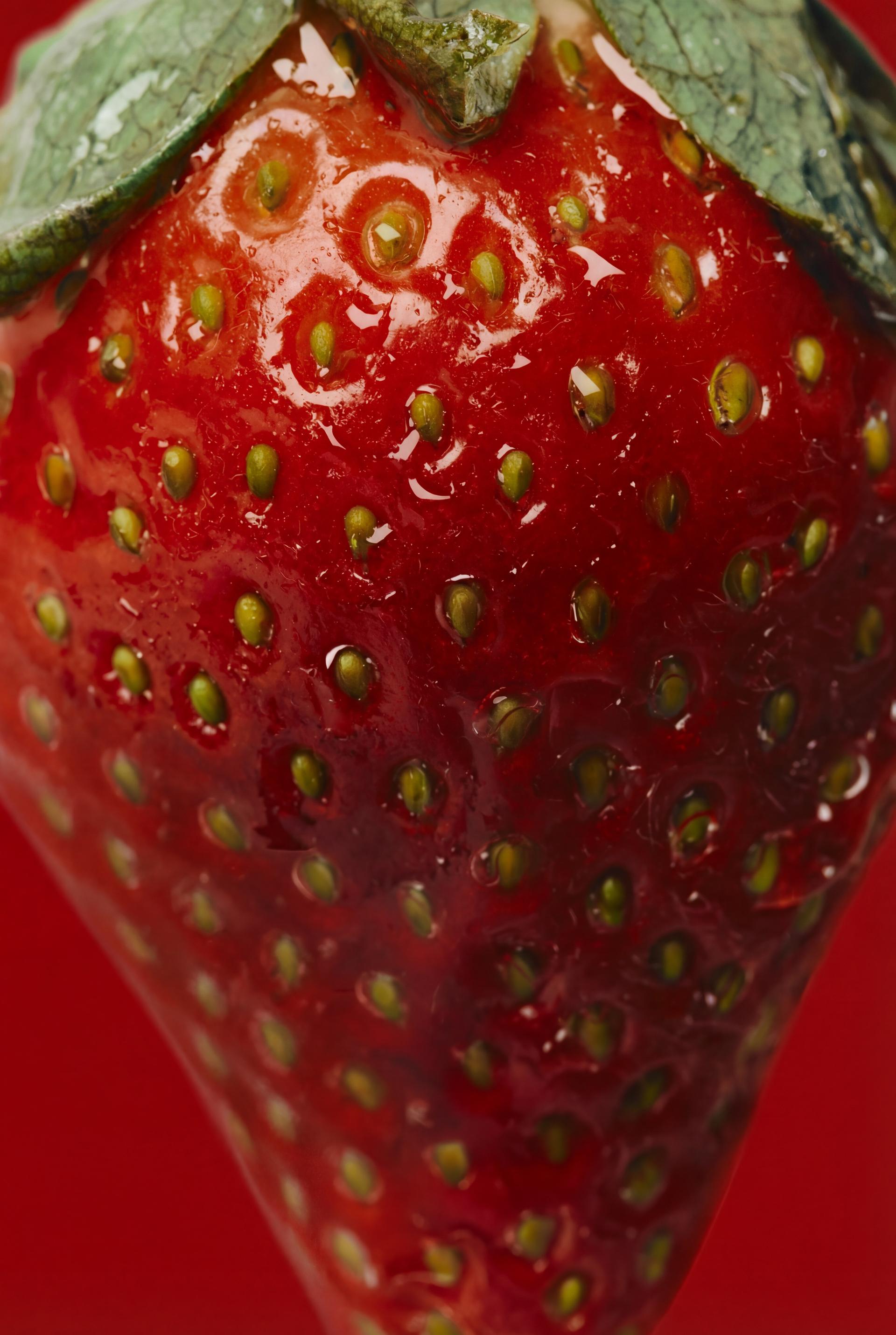 Strawberry Dress Edt 90Ml (3.04 Fl. Oz).