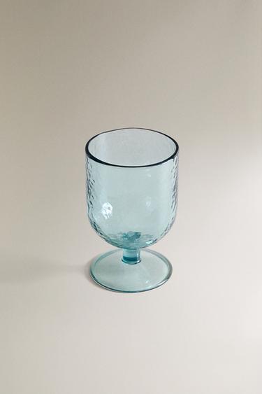 VERRE À PIED ACRYLIQUE MARTELÉ - Bleuté de Zara - Image 1
