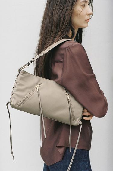 ジッパー付きショルダーバッググレーZaraのジッパー付きショルダーバッグ - グレー 