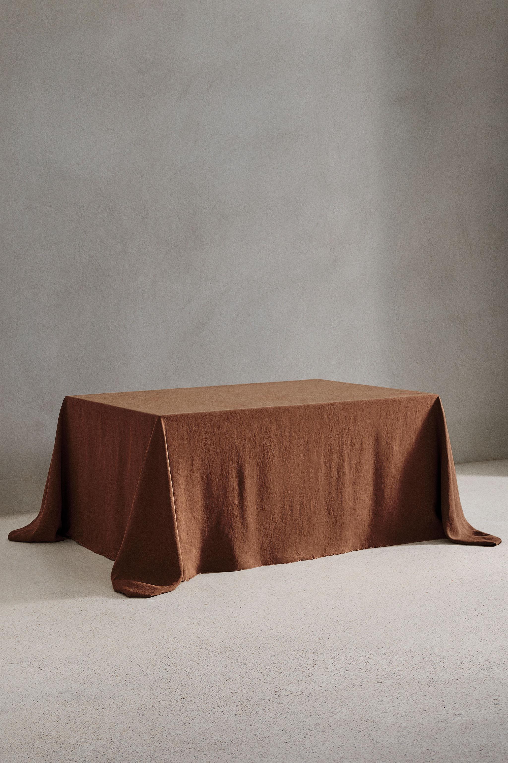 TABLECLOTH 01 — Terracotta