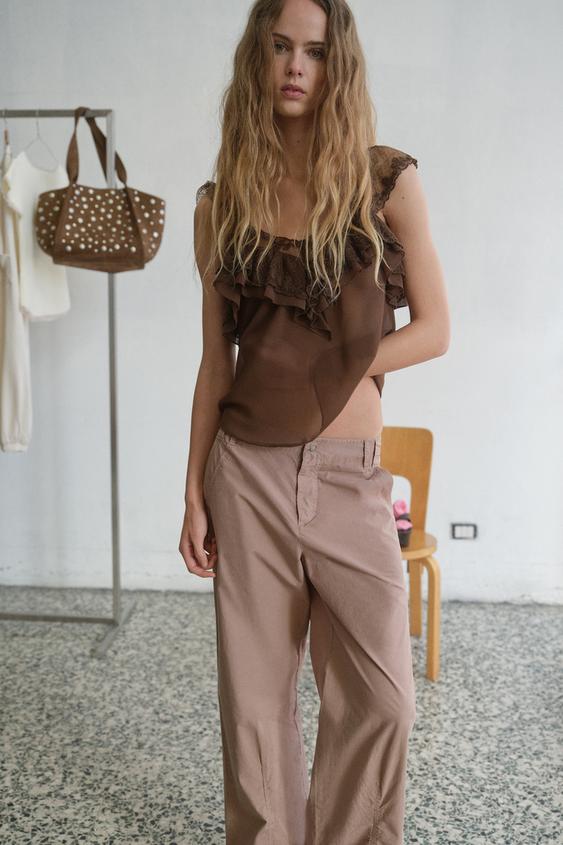 RUFFLED EMBROIDERED TOP