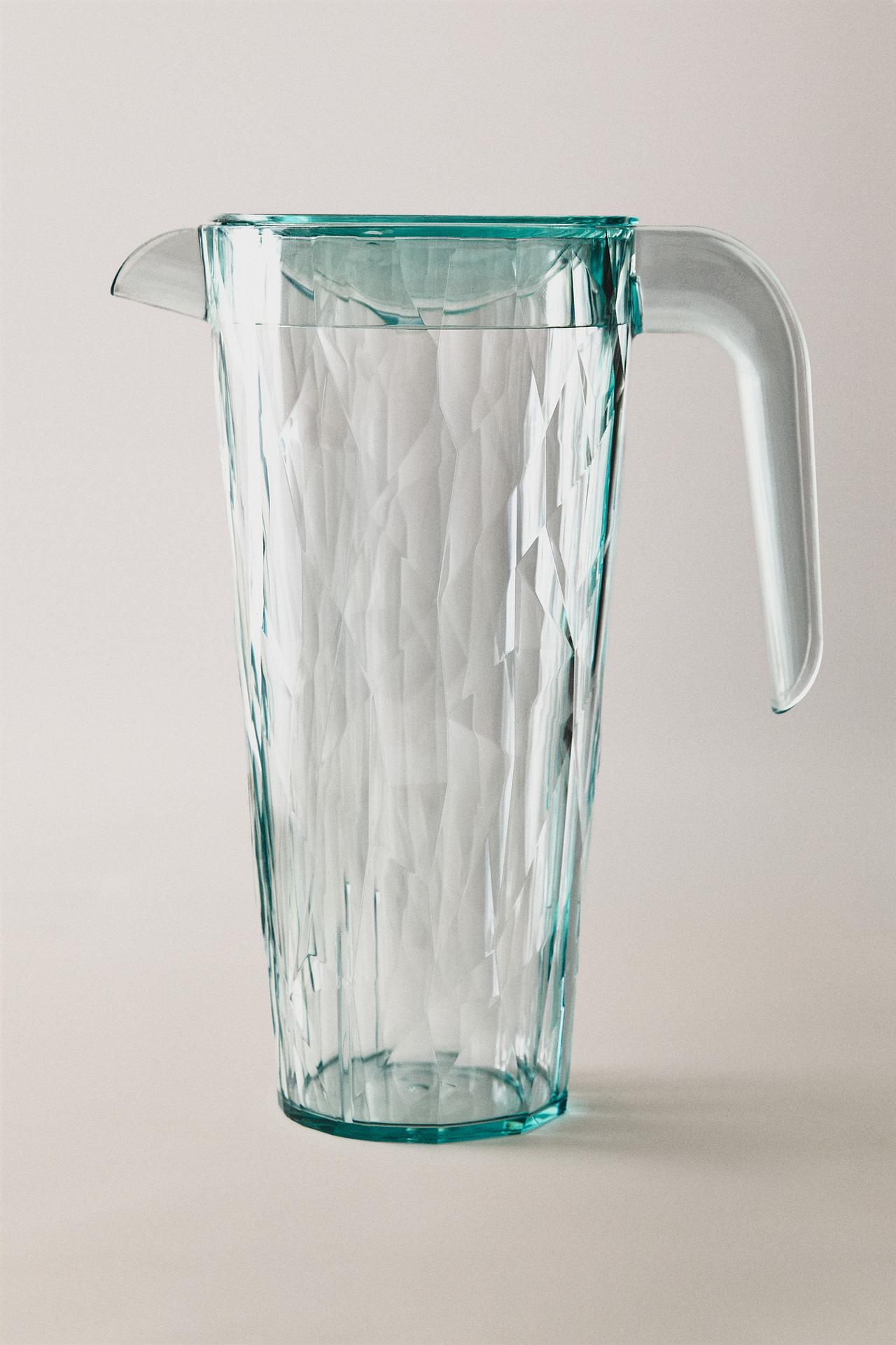 ACRYLIC PITCHER WITH RAISED DIAMOND DESIGN — Light blue