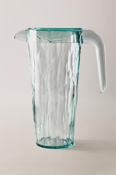 ACRYLIC PITCHER WITH RAISED DIAMOND DESIGN — Light blue 1