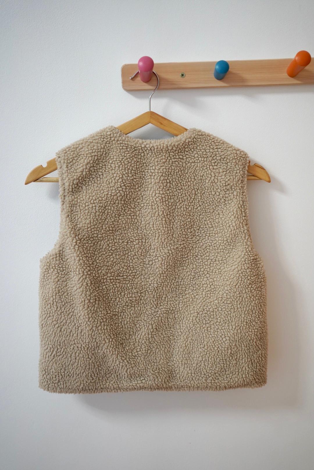 FAUX SHEARLING REVERSIBLE GILET - Image 3