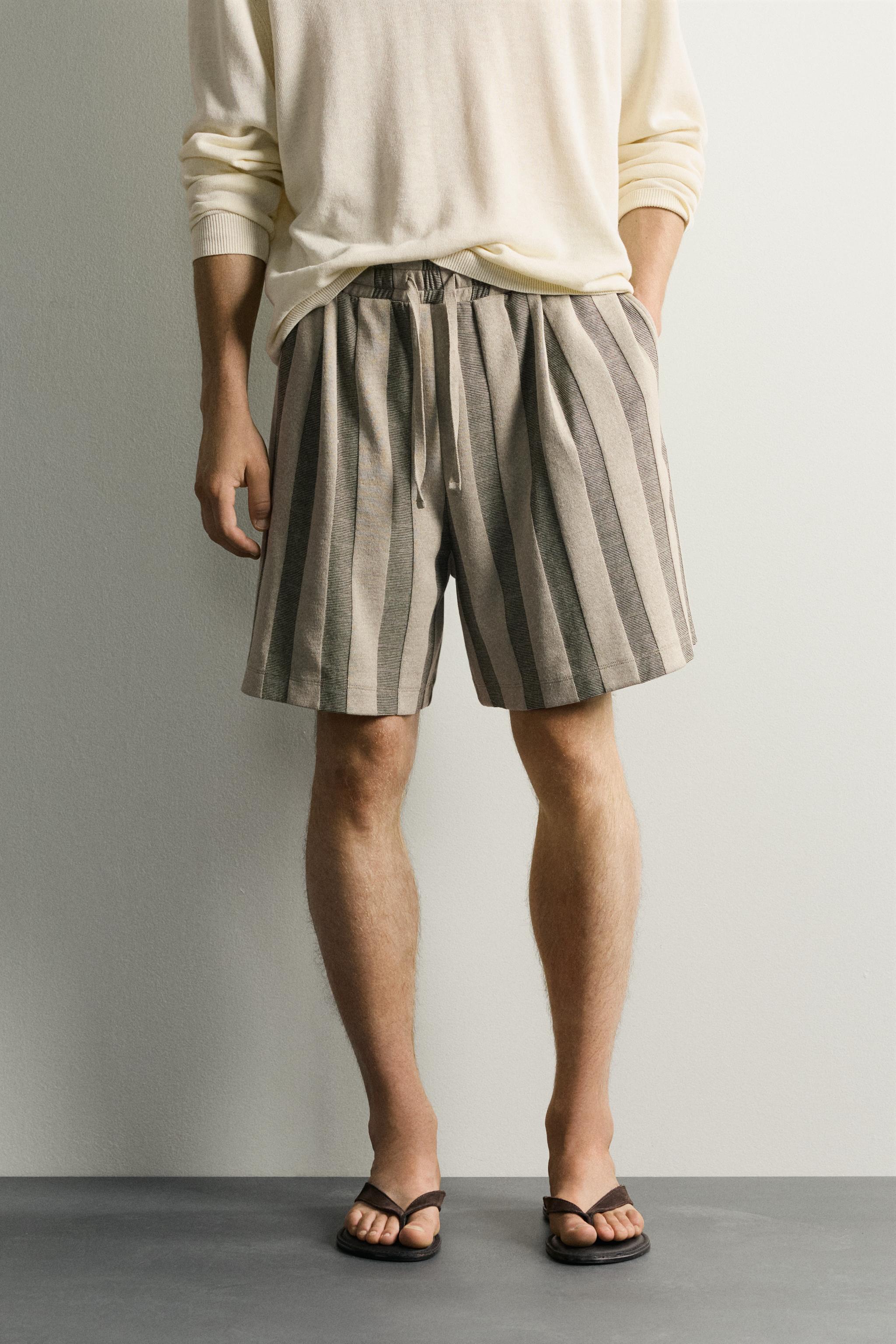STRIPED JACQUARD PLEATED BERMUDA SHORTS — Black / Brown