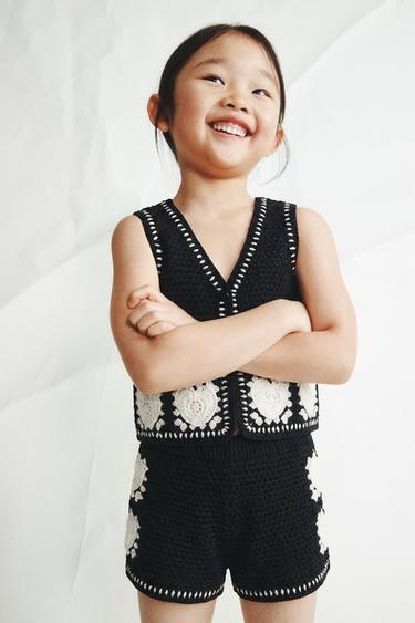 KNIT BERMUDA SHORTS WITH CROCHET HEARTS - Black by Zara